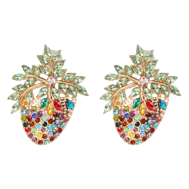 European And American Retro Personality Strawberry Diamond Earrings display picture 5