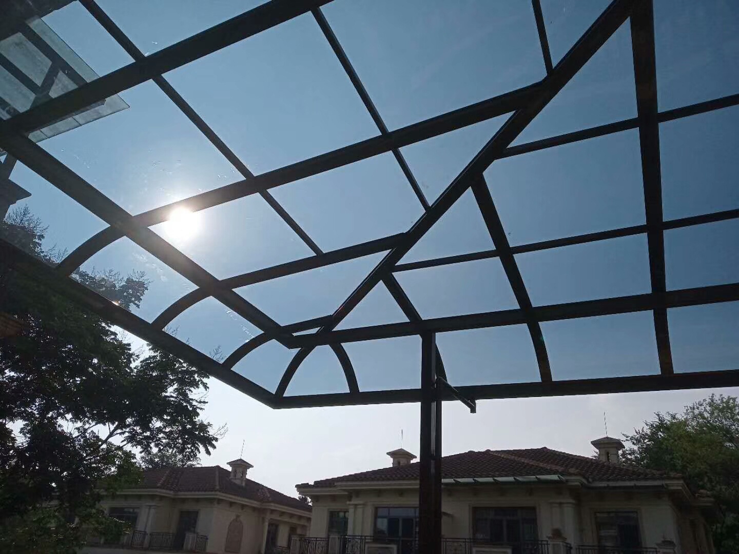 铝合金雨棚别墅露台棚遮阳挡雨棚耐力板无声阳台棚厂家供应-阿里巴巴
