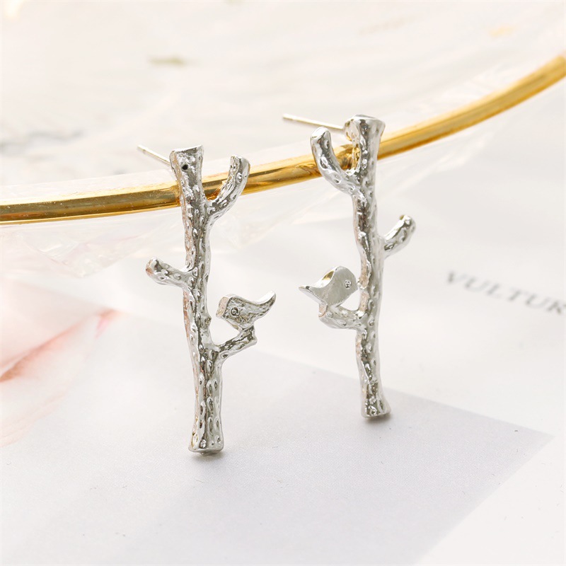 Personalized Design Ear Jewelry Golden Branch Bird Ear Studs Wholesale display picture 4