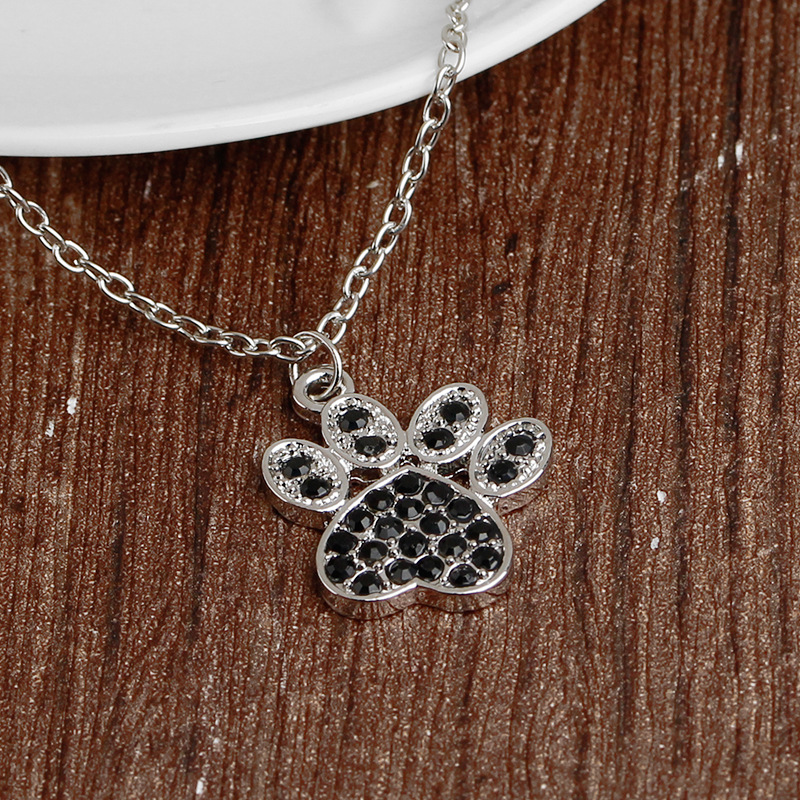 Necklace Fashion Cute Personality Pet Dog Paws Diamond Pendant Necklace Clavicle Chain Accessories Wholesale Nihaojewelry display picture 3