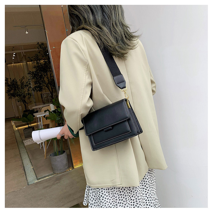 Women's Small Pu Leather Color Block Elegant Square Flip Cover Shoulder Bag Crossbody Bag Square Bag display picture 2