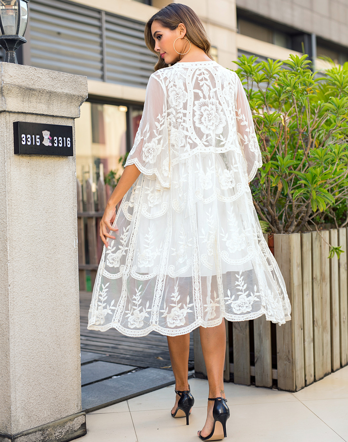 2020跨境新款蕾絲大擺水溶繡花連衣裙泳衣外搭開衫沙灘罩衫防曬衣