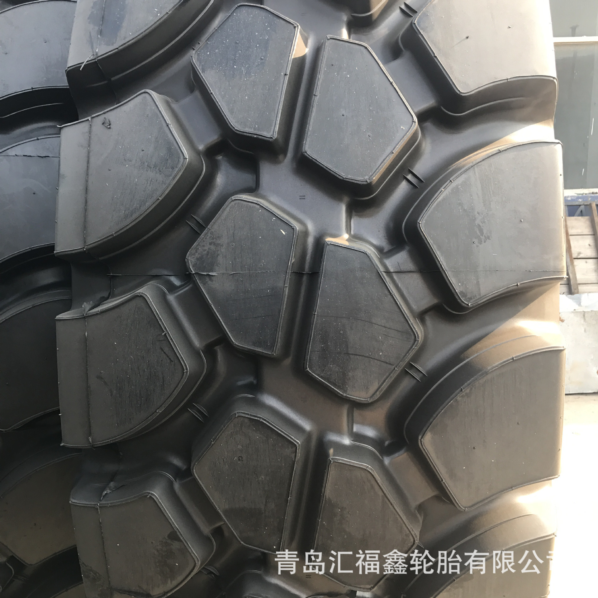 现货汇福鑫工程机械轮胎24.00R35矿山车轮胎 24.00R35 B04S2