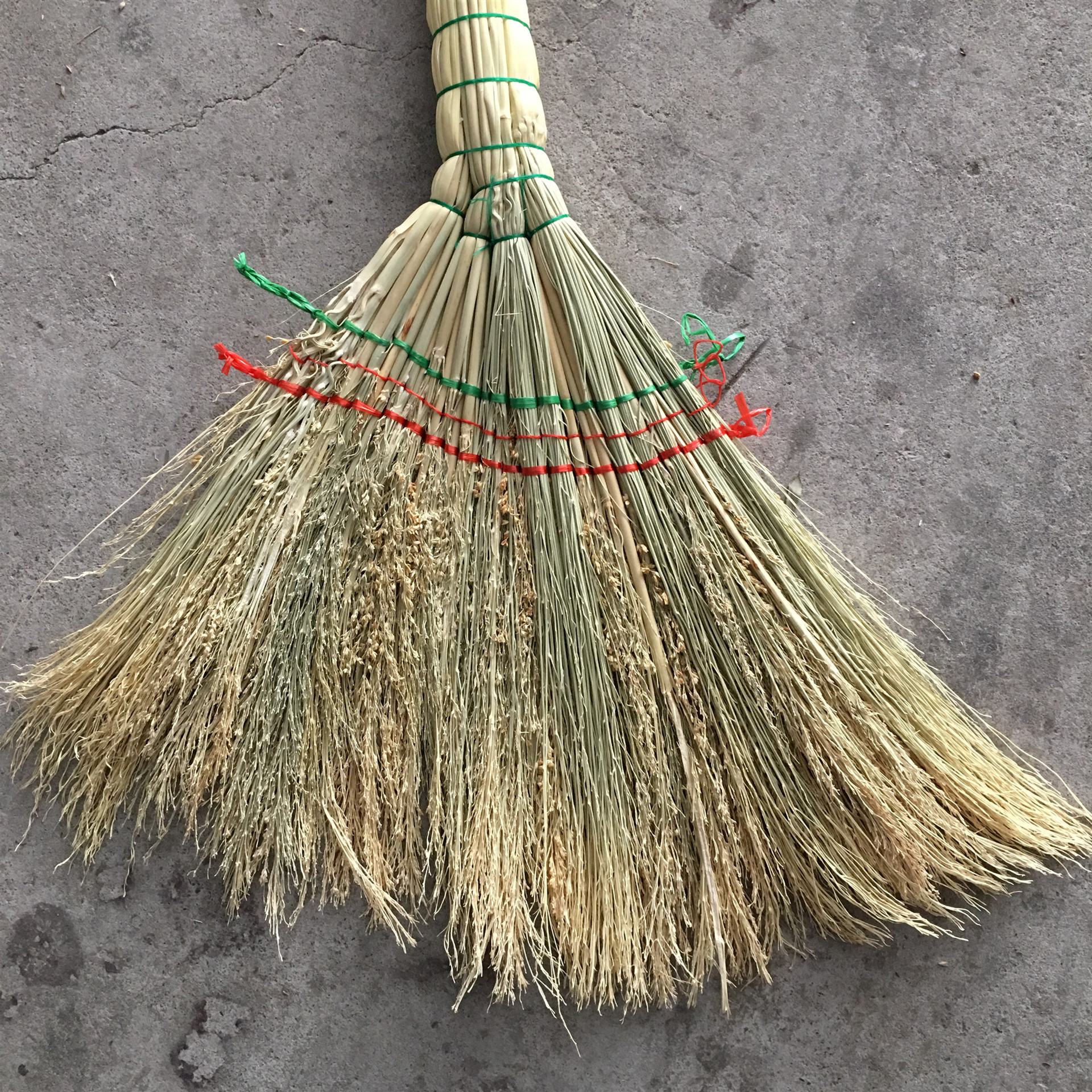 学校工地笤帚高粱漂白扫帚大号硬苗扫把半脱壳物业笤帚吸尘批发-阿里巴巴