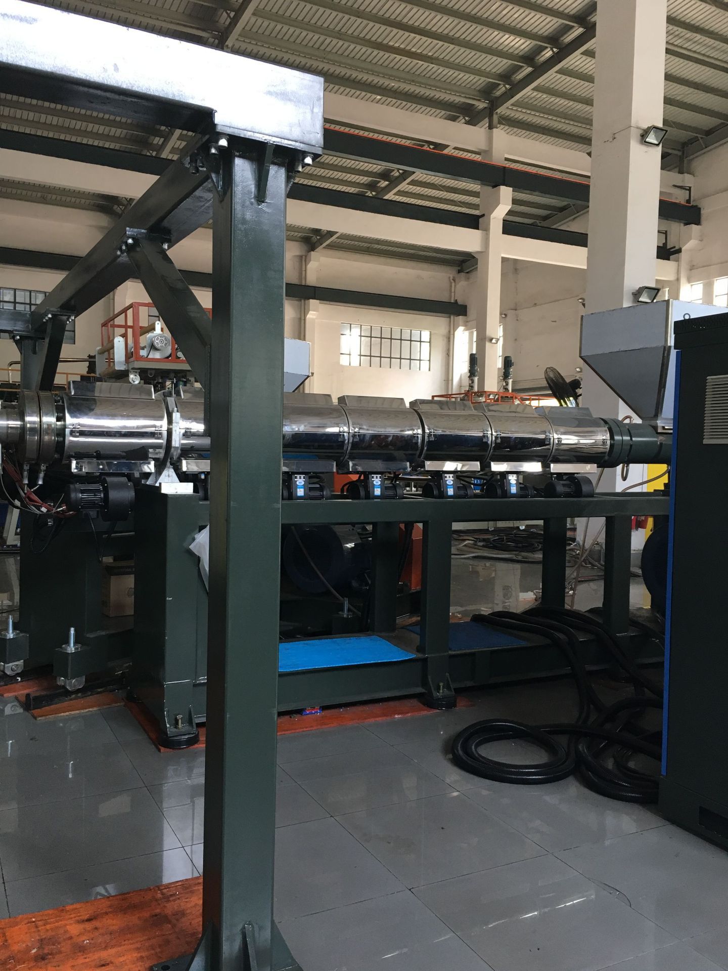 厂家直销高效率高产能TPU地毯押出机器地毯带压花装置片材设备