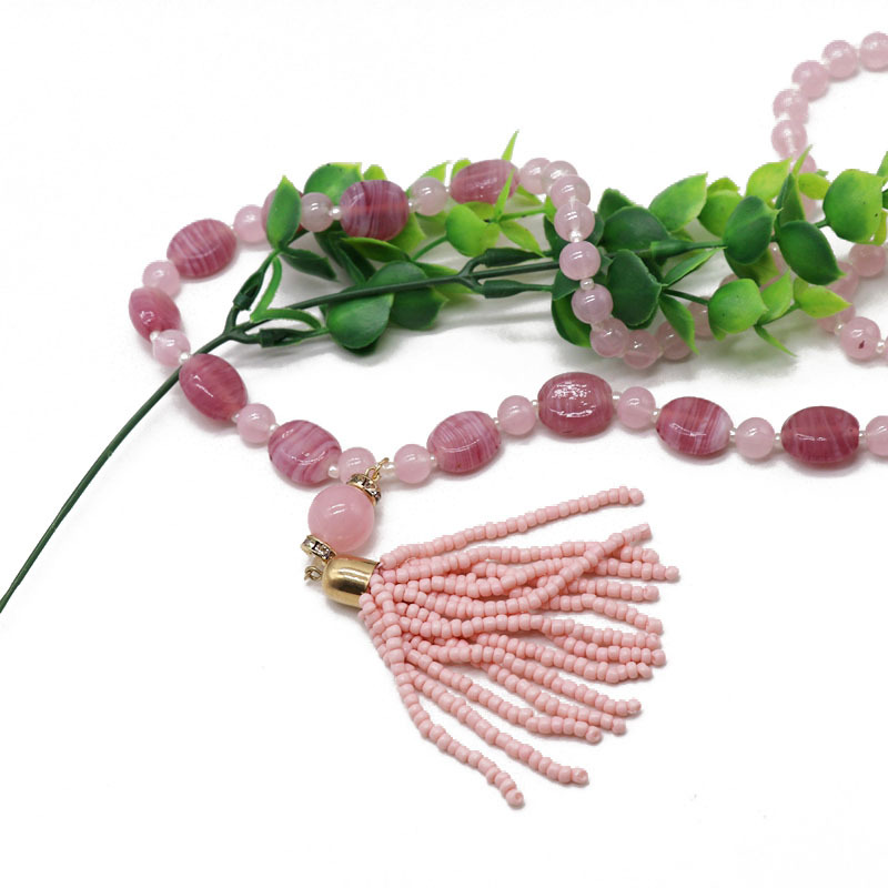Pink Pattern Stone Necklace Sweater Chain Tassel Necklace Wild Pink Rice Beads Tassel Necklace display picture 3
