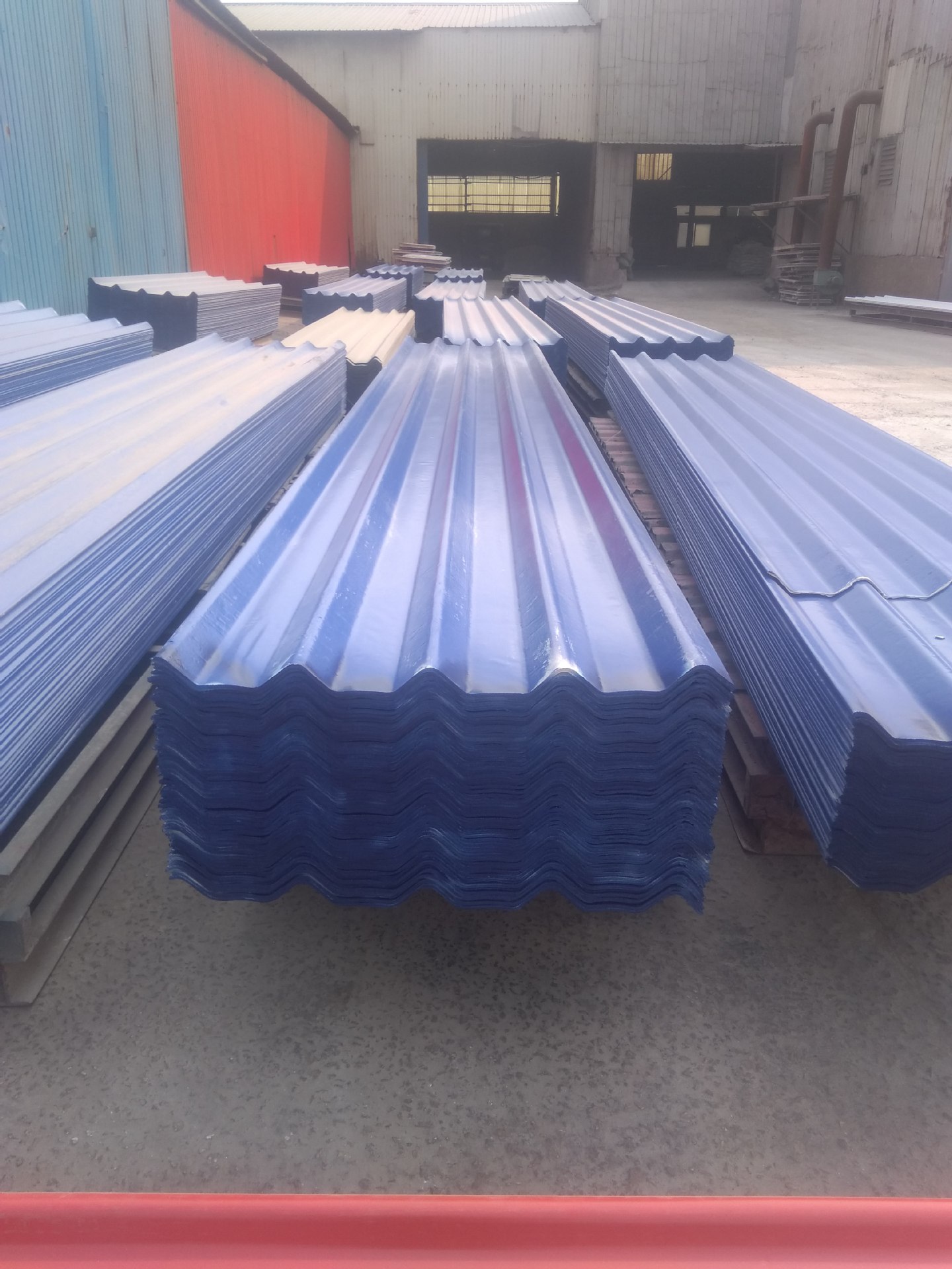 精品展示 银色铝箔隔热瓦  复合铝箔隔热瓦