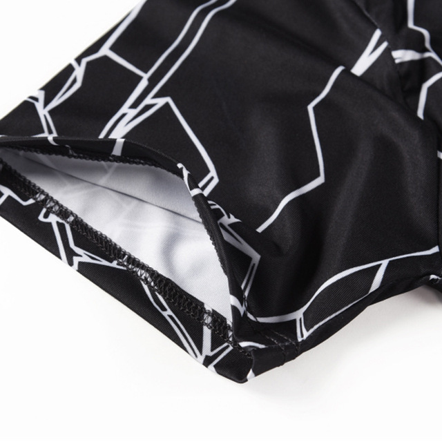 New Type T-shirt with 3-D Broken Pattern Printing and Loose 