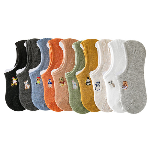 New Japanese embroidered cartoon invisible socks for women, retro style spring and summer silicone non-slip cotton embroidered boat socks