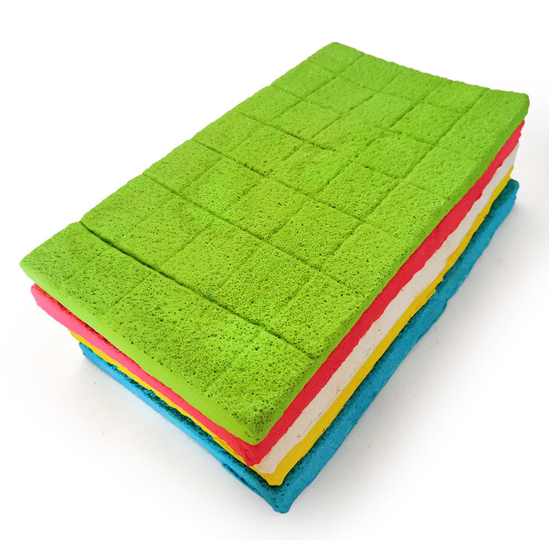 Hamster Totoro molar stone foot grinding board grinding deck nail clippers parrot bite toy grinding mouth rabbit continuous transportation