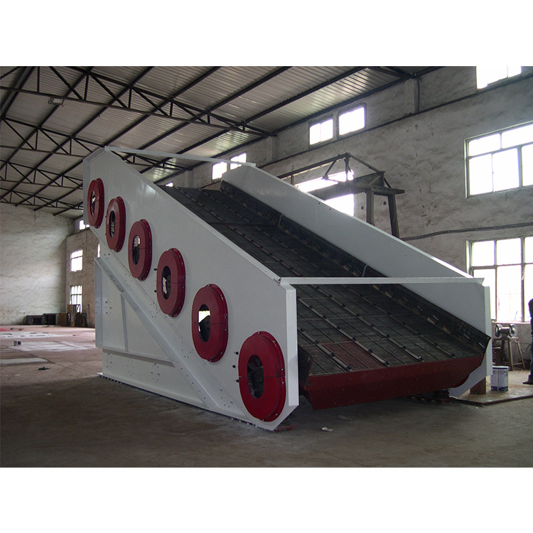 云浮龙中供应大型振动筛 选矿ZD1224型振动筛 煤炭矿用直线振动筛