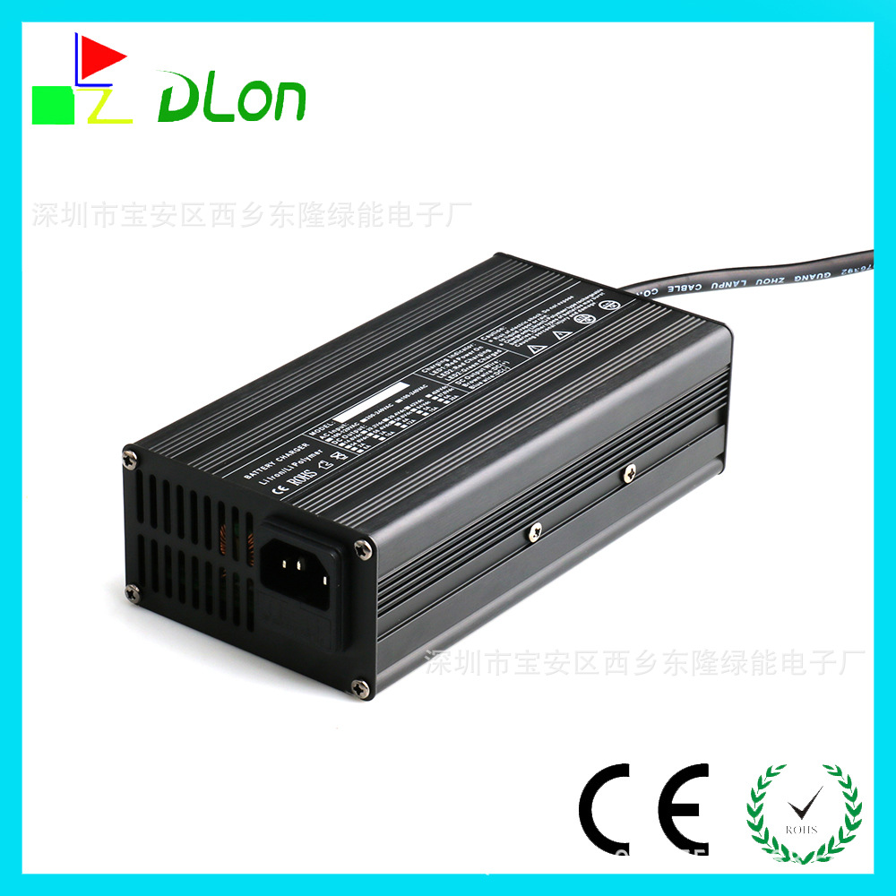 18650锂充电器54.6V4A电动汽车电池充电器