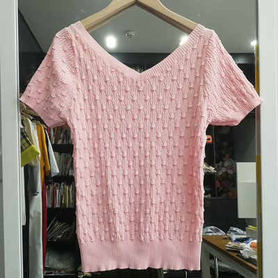 V-neck Borneol knitting T-shirt