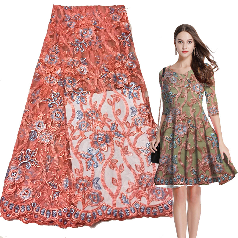 新款网布满幅刺绣 双色线花朵波浪锁边辅料时尚高端服装面料跨境
