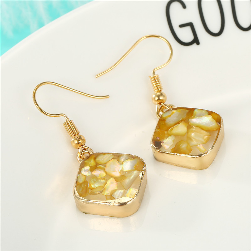 New Diamond-shaped Stone Shell Earrings Vintage Resin Earrings display picture 6