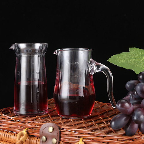 Plastic kettle, acrylic liquor dispenser, PC red wine decanter, anti-fall beer and foreign wine dispenser with scale