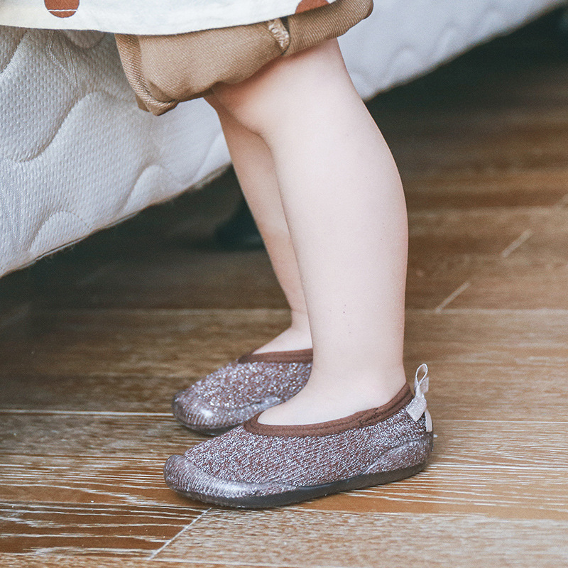 19 primavera y verano nuevos zapatos de piso para bebés Calcetines antideslizantes de fondo suave boca baja calcetines para bebés calcetines para niños