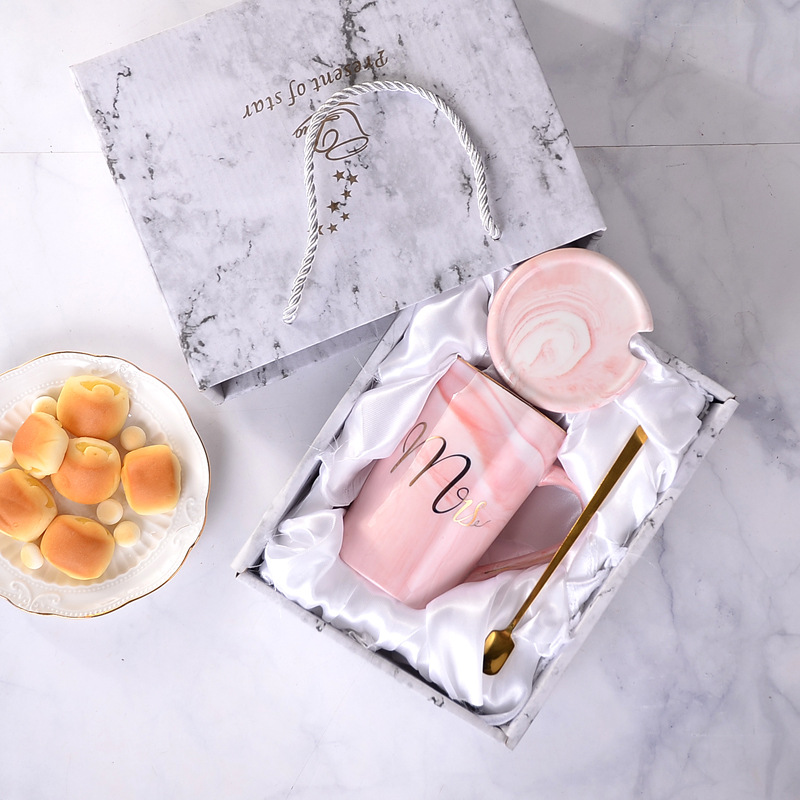 Northern Europe Flamingo Marbling Outline in gold ceramics Mug With cover Couples Cup Online shopping On behalf of