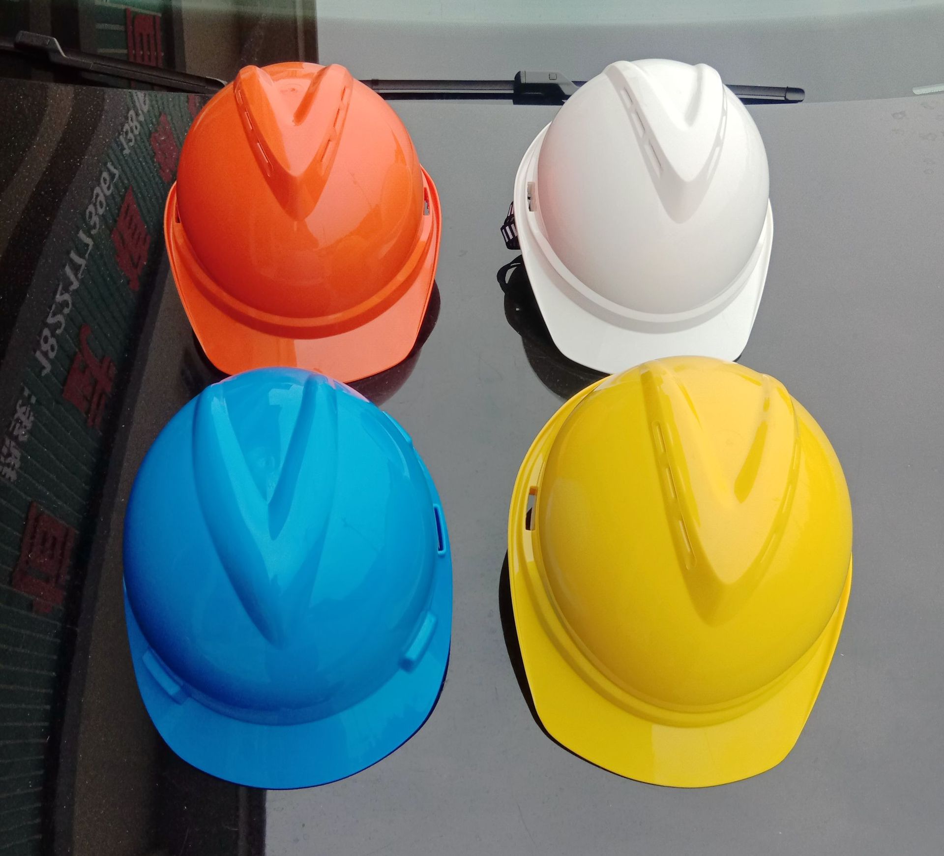 白色安全帽_玻璃钢烤漆透气孔安全帽 建筑工地白色安全帽 - 阿里巴巴