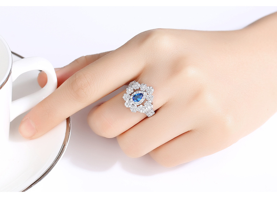 Fashion Adjustable Ladies Open Ring Simple Copper Inlaid Zircon Gift display picture 3