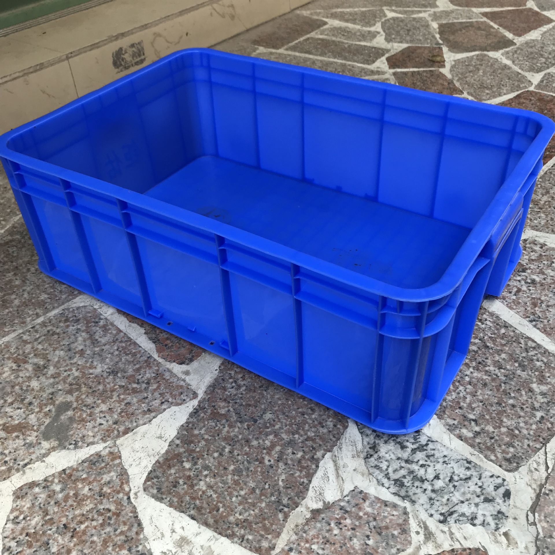 惠州塑料周转箱塑料物流箱60*50*15cm可堆式塑料盒周转箱带盖胶箱