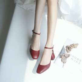 高跟凉鞋女2018夏季新款休闲经典包头粗跟纯色一字扣包跟单鞋代发