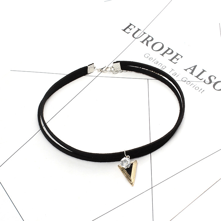 8g Weight Necklace Classification Women'S Gender Fashion Style Black Color New Hot-saling Choker Zircon Three-dimensional Geometric Triangle Short Necklace For Women 4