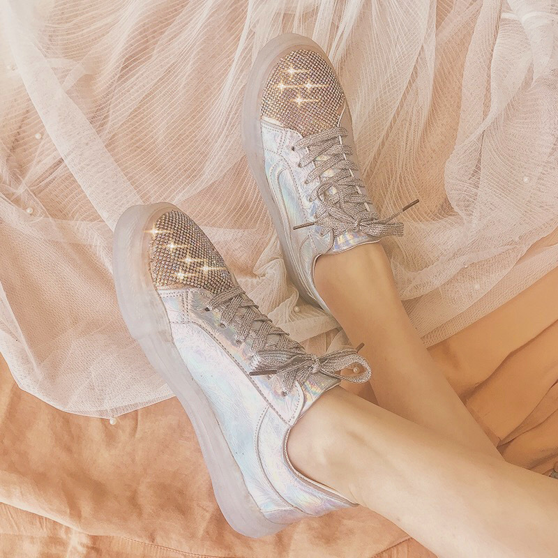 2019新款ins港风板鞋女水钻透明水晶单鞋韩版街拍原宿复古ulzzang