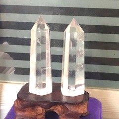 Bulk natural white crystal column rough white crystal hexagonal column ornament rough crystal grinding crystal transparent 6-7cm