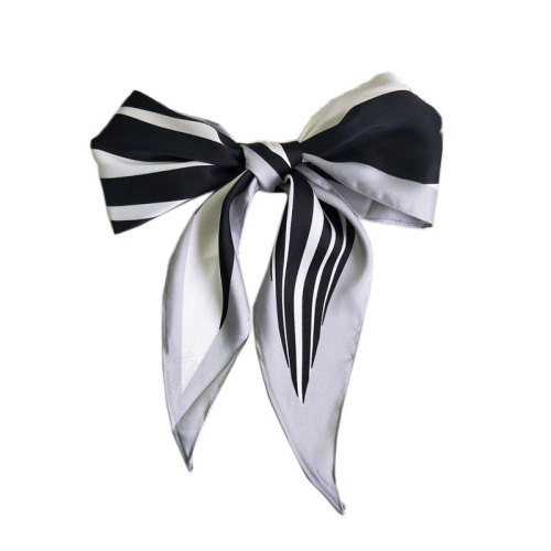 Color-blocked diamond-shaped small silk scarf for women in spring, autumn and summer fashion versatile professional scarf Korean style scarf headscarf bag accessories