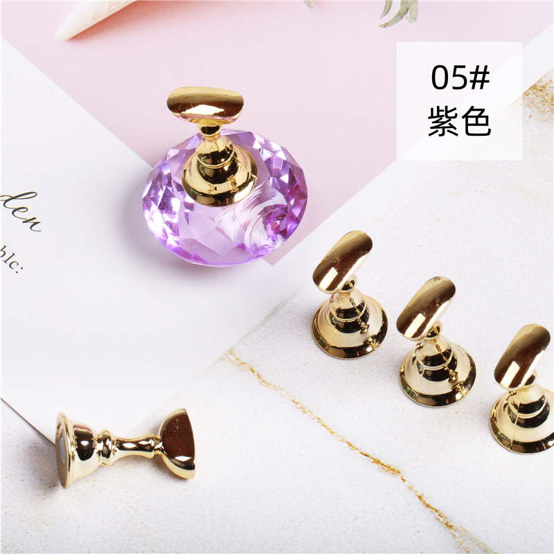 Práctica de uñas pieza de uñas estilo japonés color mágico cristal gema titular de uñas de alta calidad base de loto con magnético