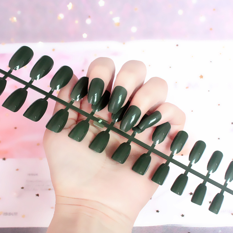 Parche de uñas postizas blancas de color verde oscuro 24 piezas de uñas de uñas terminadas de estilo medio uñas trapezoidales de color sólido image 4