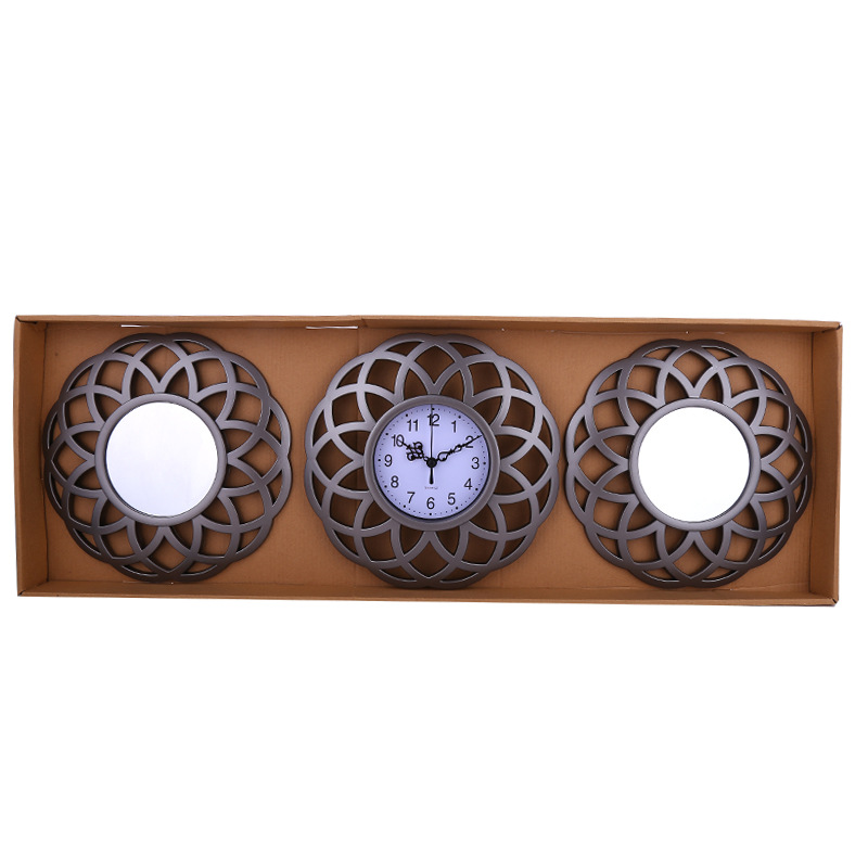 Espejo de pared simple de estilo europeo reloj de alarma de tres piezas espejo de baño HD salón tocador espejo decorativo