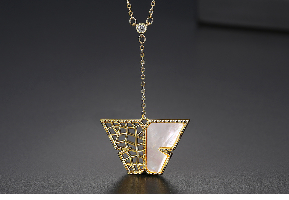Korean Simple Temperament Hollow Personality Wild Copper Inlaid Zirconium Ladies Necklace Gift Necklace display picture 1