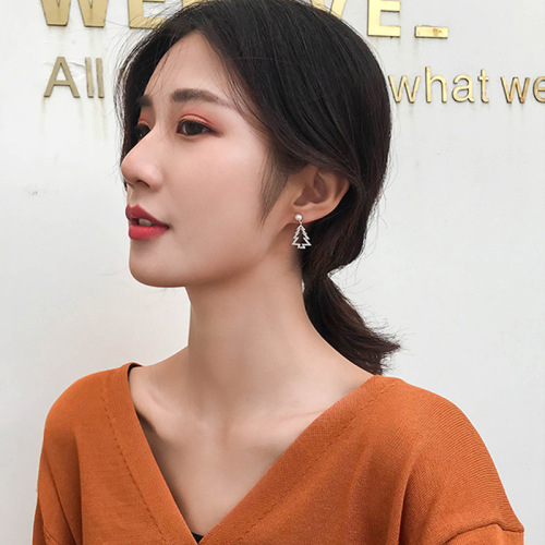 Korean version of the new S925 silver needle diamond Christmas tree earrings pearl earrings fashionable compact New Year gift women's earrings