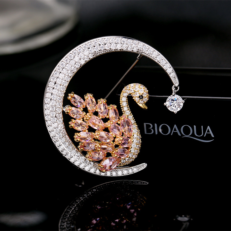 European And American Pink Swan Brooch Female Coat Coat Wild Moon Boutonniere display picture 6
