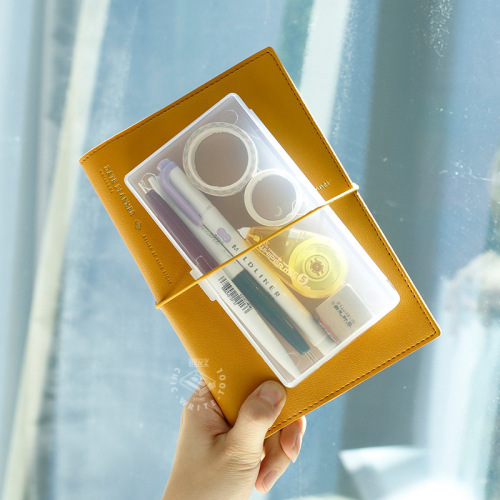 Stickers and notes are packed and stored in stationery boxes and pencil boxes. Mini small boxes are sorted and sorted.