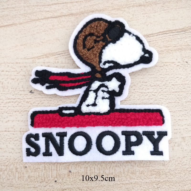 スヌーピー布ステッカー刺繍パッチバッジ子供服アクセサリー穴付きステッカー日本tシャツバッグ装飾diy