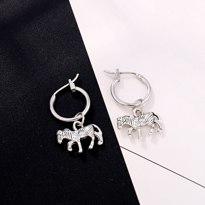 European And American Fashion Animal Hoop Earrings Retro Cute Pony Pendant Earclip Earrings Female  Hot Sale display picture 3