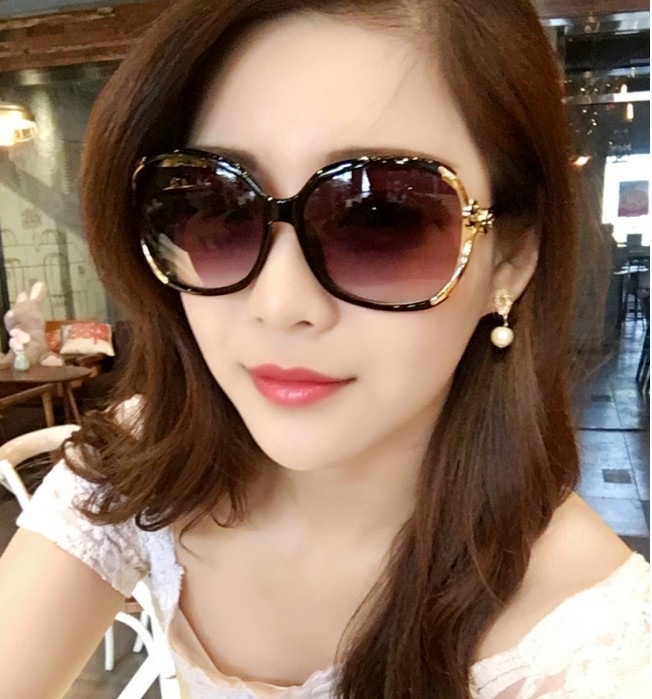 Sales 2021 new sunglasses female fashion glasses Han Fanta flower hollow spot rose rose sunglasses
