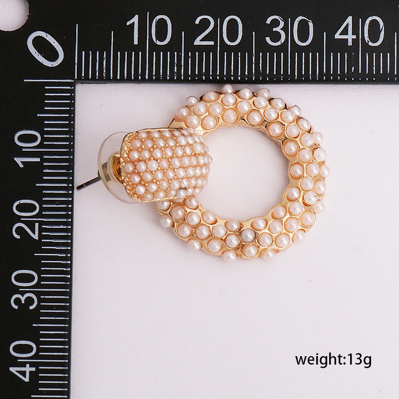 52925 Jujia Neue Geometrische Ohrringe Perlen Kurze Übertriebene Europäische Und Amerikanische Temperament Ohrringe Grenz Überschreitende Versorgung Ohrringe Frauen display picture 1