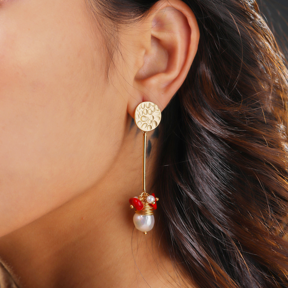 Nouvelle Mode Boucles D&#39;oreilles En Alliage De Pierre De Corail D&#39;enroulement De Perles Naturelles display picture 11