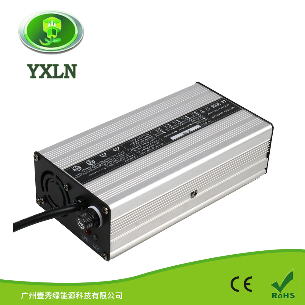 厂家直销24V15A铅酸充电器24V高空作业平台充电器