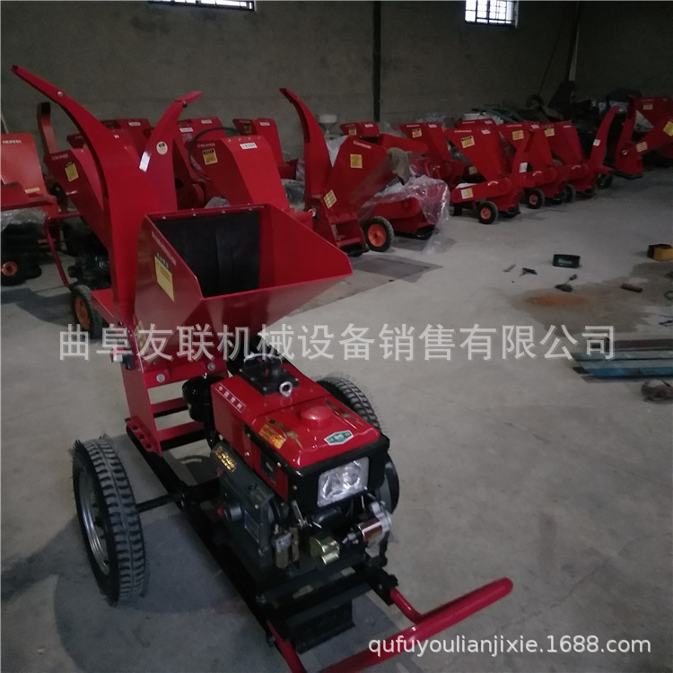 热销汽油卧式树枝粉碎机 园林葡萄藤粉碎机 废木回收切枝机01