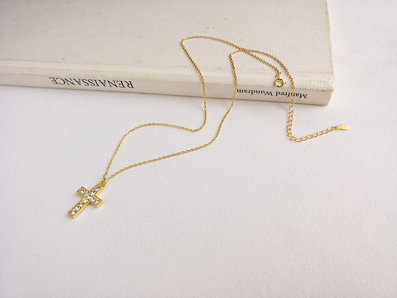 Cross Pendant Necklace Image 6