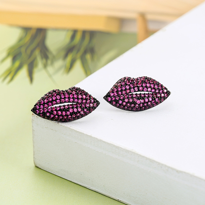 Wild Earrings S925 Silver Pin Sexy Lips Studded Earrings Fashion display picture 8