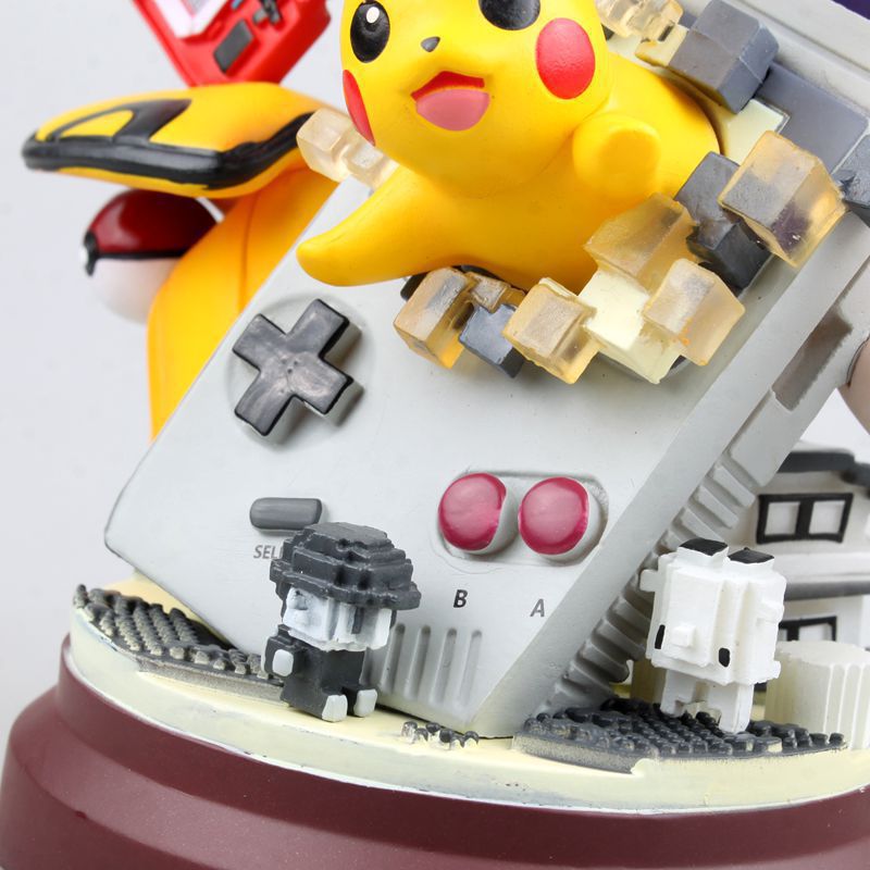 Pikachu and Charizard Figure