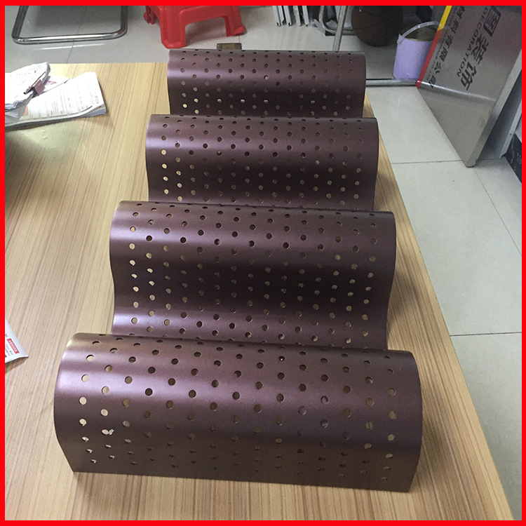 门店招牌波浪穿孔铝板防火烤漆金属弧形板铝幕墙建筑材料厂家定制