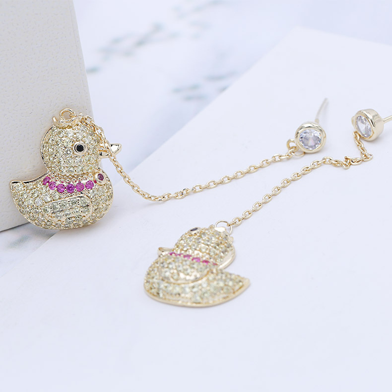 925 Argent Aiguille Petit Jaune Canard Mignon Longue Boucles D'oreilles Femme Coréenne Simple Creative Tendances Mignon De Bande Dessinée Boucles D'oreilles display picture 4