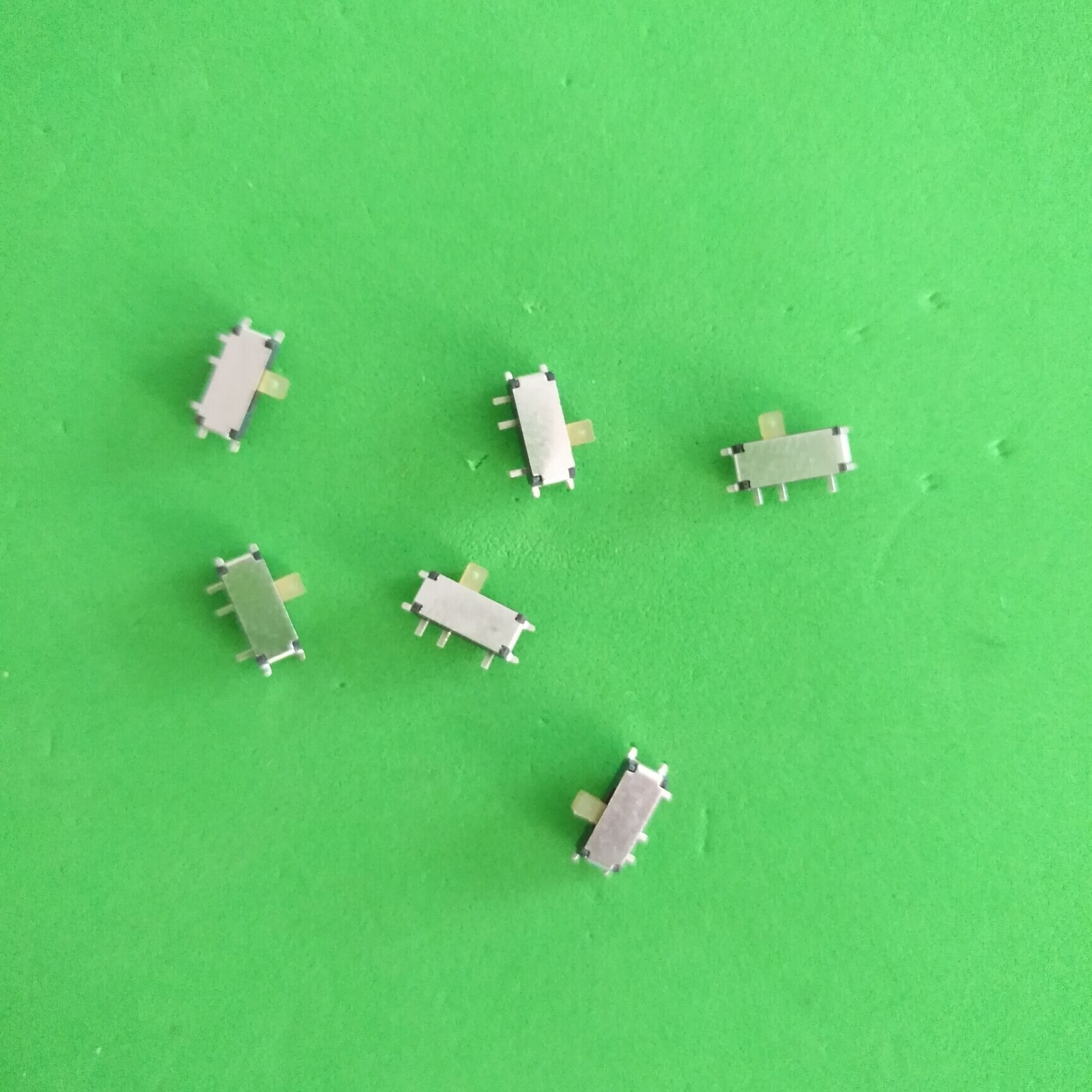 销售微型拨动开关 7脚小拨动黄柄牛筋柄 特殊可定制